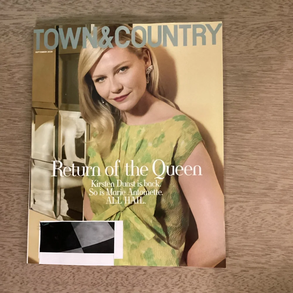 Town & Country Magazine September 2025 Issue - Picture 1 of 6